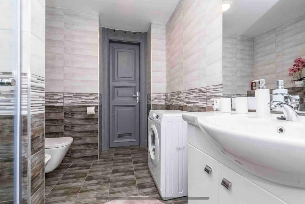 D3 Basilica Luxury Spacious Free Parking For 1 Car بودابست المظهر الخارجي الصورة